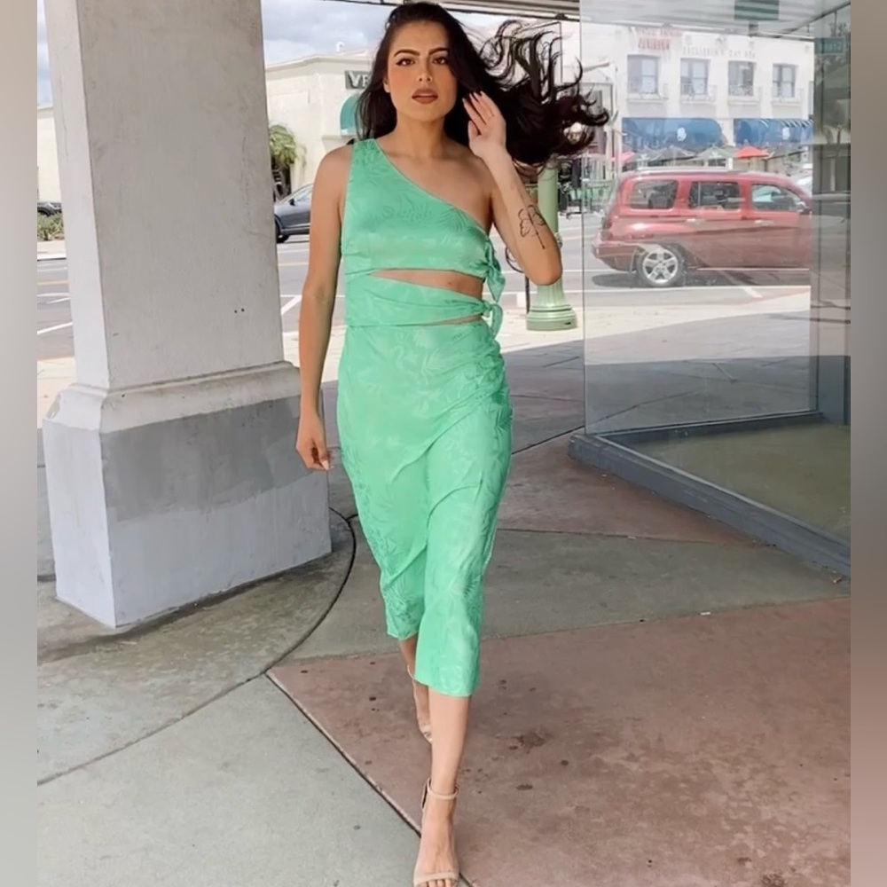 WAYF Green One-Shoulder Dress